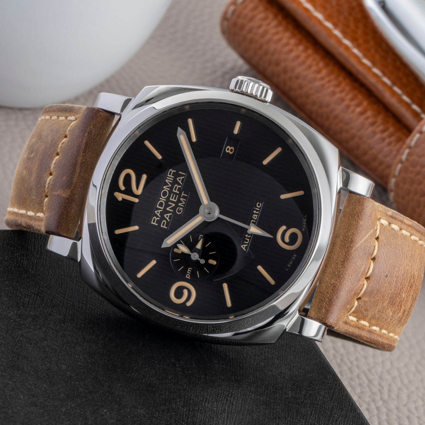 Panerai Radiomir 1940 3 Days Automatic PAM00657 (Unknown (random serial)) - Black dial 45 mm Steel case (2/8)