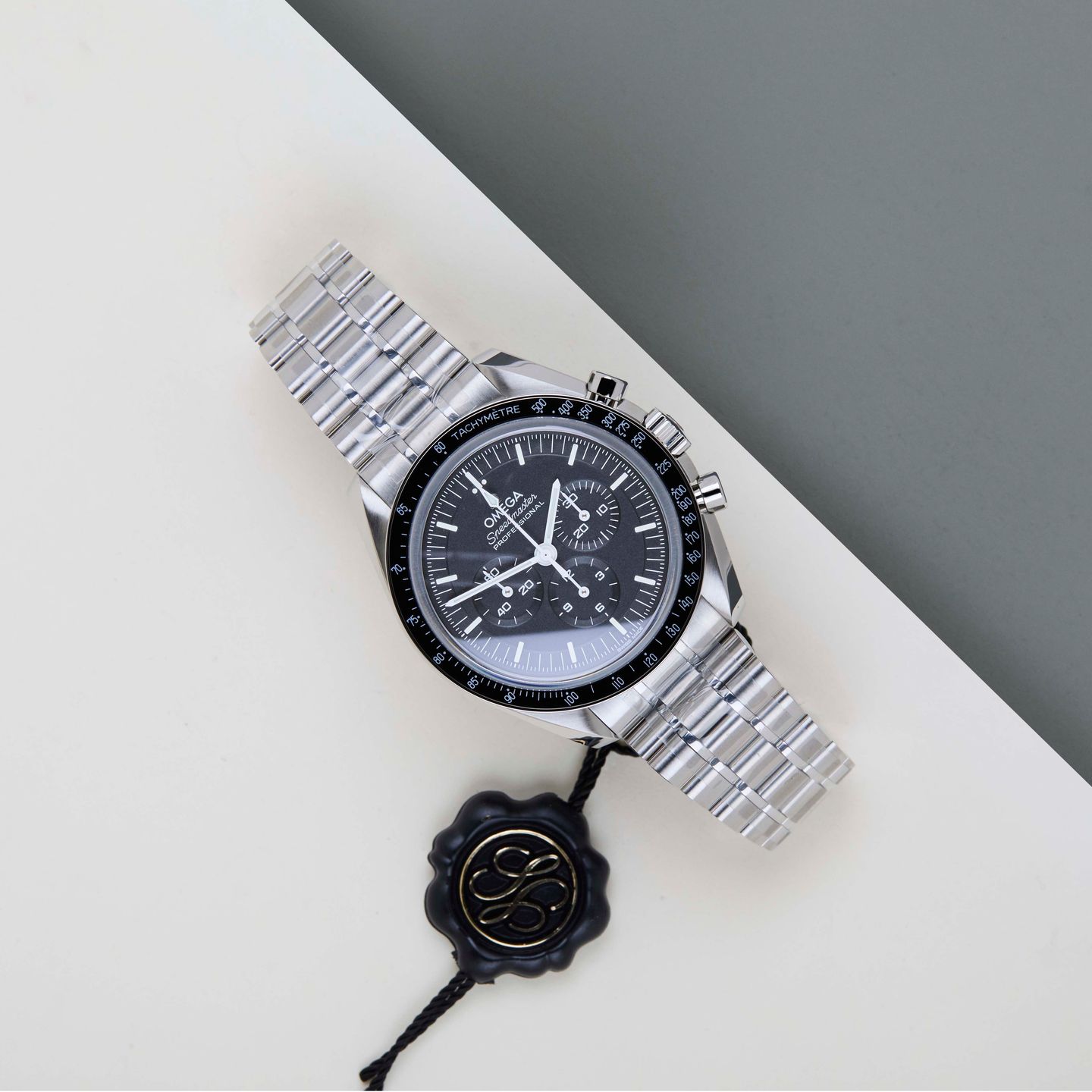 Omega Speedmaster Professional Moonwatch 310.30.42.50.01.002 (2026) - Zwart wijzerplaat 42mm Staal (2/8)