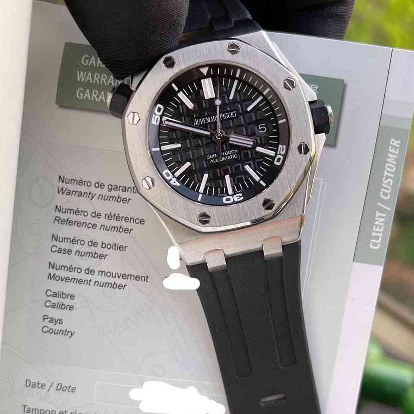 Audemars Piguet Royal Oak Offshore Diver 15703ST.OO.A002CA.01 (2010) - Black dial 42 mm Steel case (4/4)