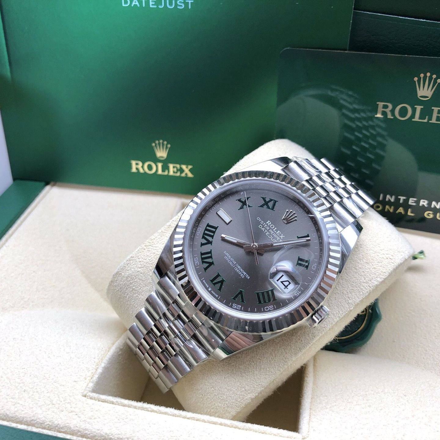 Rolex Datejust 41 126334 (Unknown (random serial)) - Grey dial 41 mm Steel case (2/8)