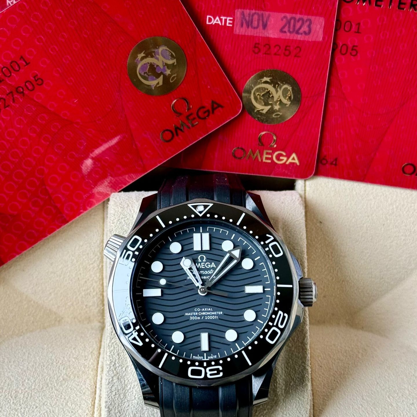 Omega Seamaster Diver 300 M 210.92.44.20.01.001 (2023) - Black dial 44 mm Ceramic case (7/7)