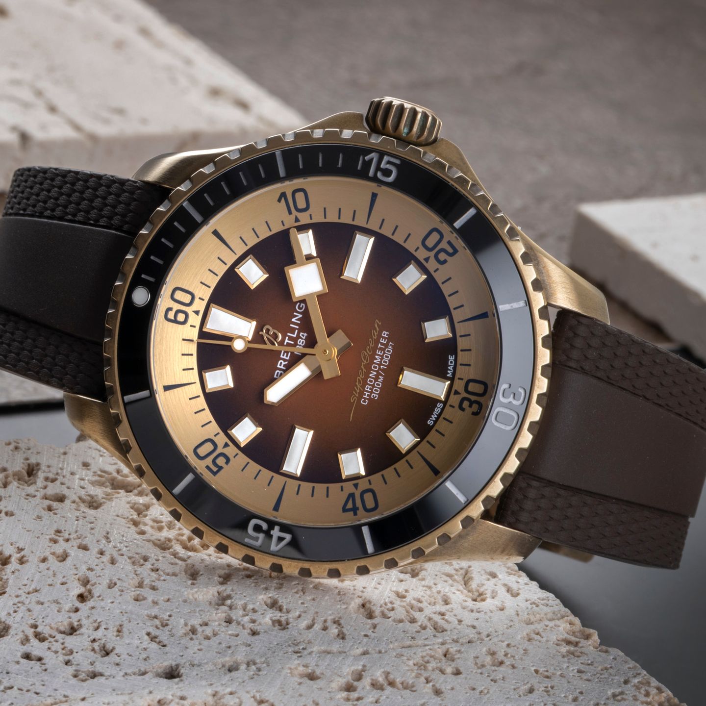 Breitling Superocean 44 N17376201Q1S1 (Unknown (random serial)) - Brown dial 44 mm Carbon case (2/8)