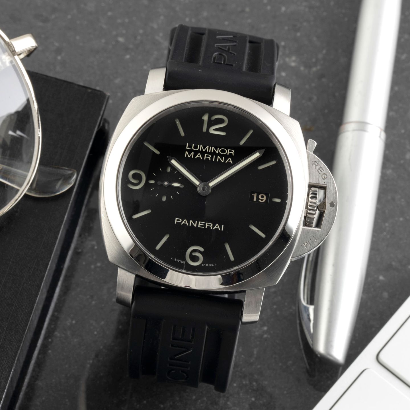 Panerai Luminor Marina 1950 3 Days Automatic PAM00312 (Unknown (random serial)) - Black dial 44 mm Steel case (1/8)