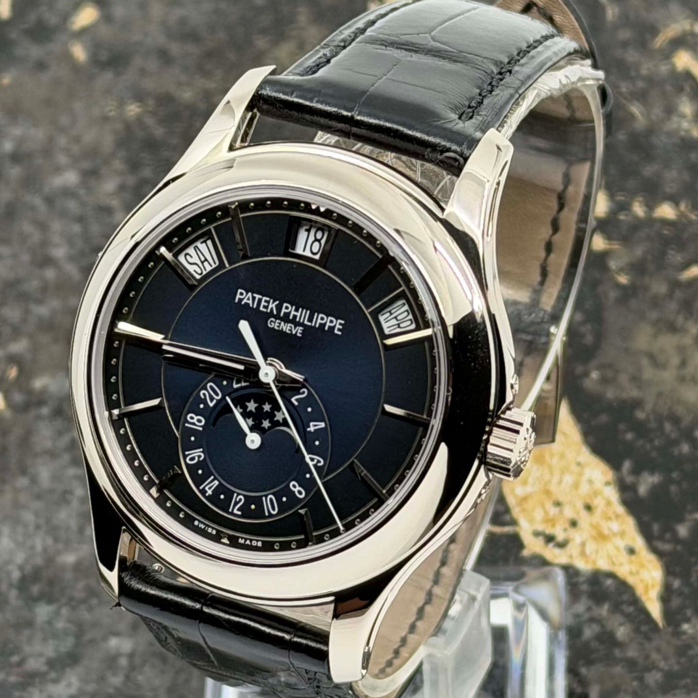 Patek Philippe Annual Calendar 5205G-013 - (5/8)
