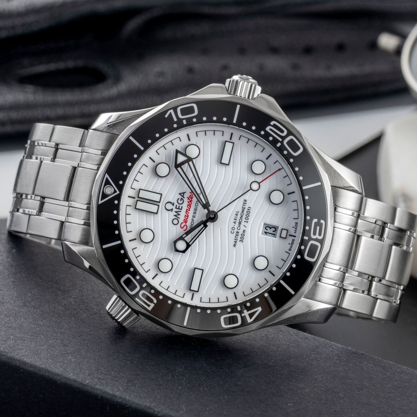Omega Seamaster Diver 300 M 210.30.42.20.04.001 - (2/8)