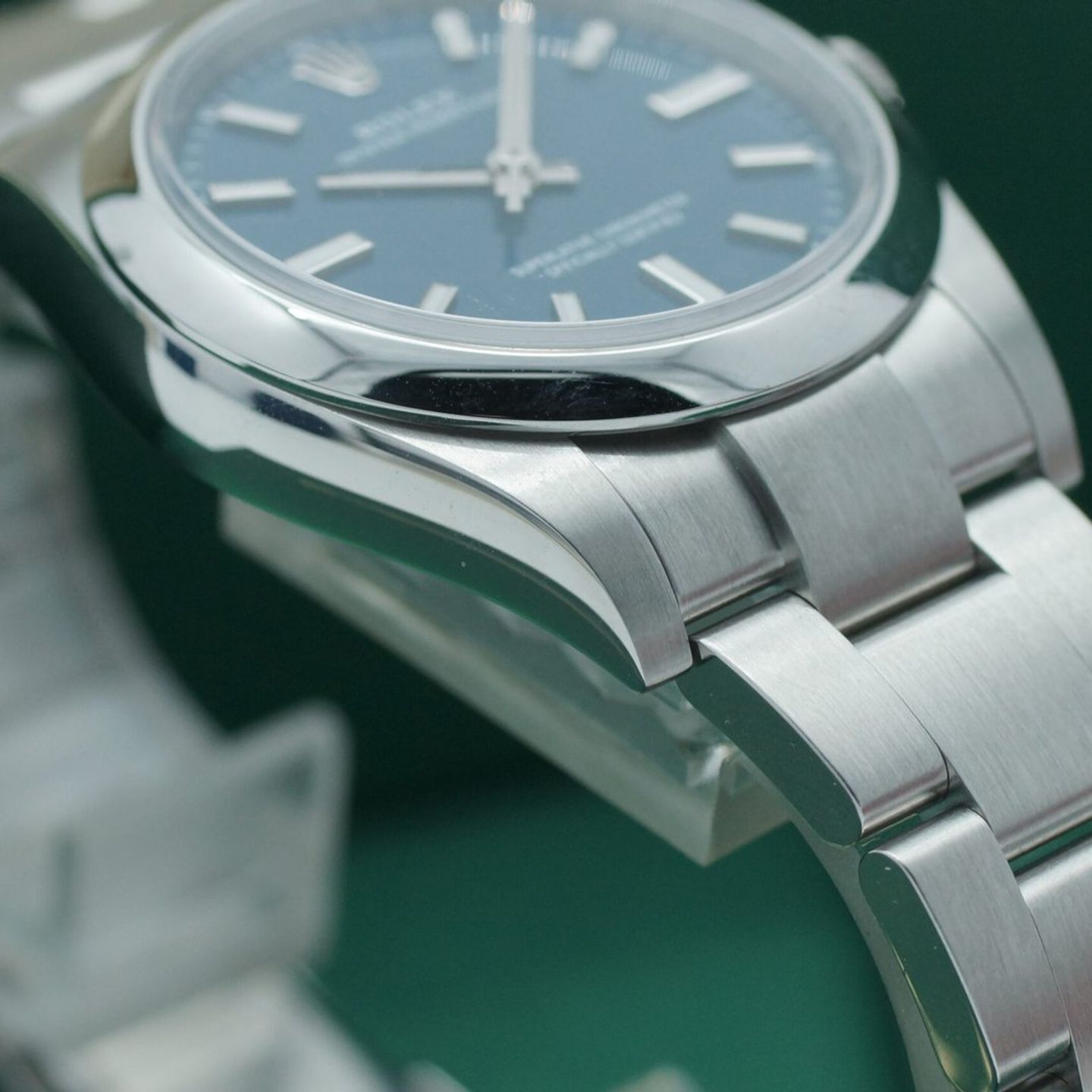 Rolex Oyster Perpetual 34 124200 - (7/8)
