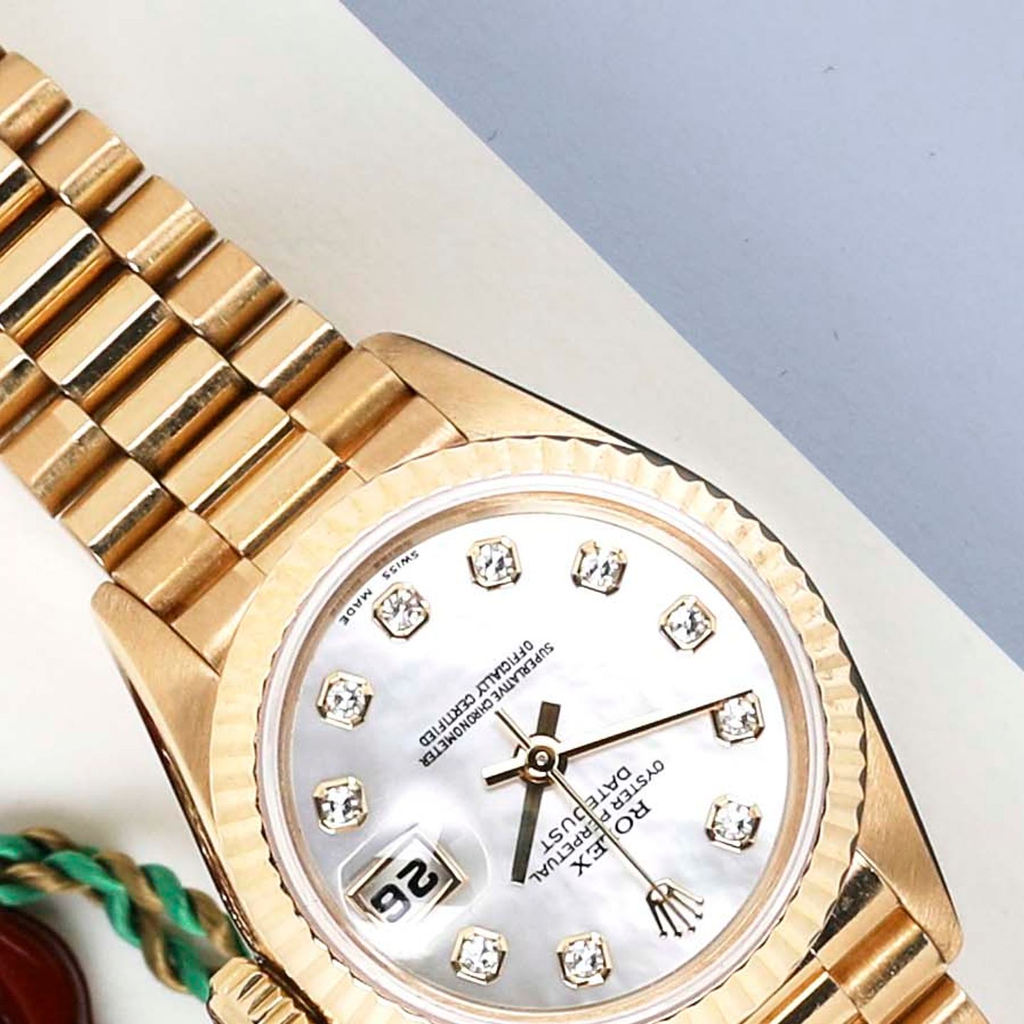 Rolex Lady-Datejust 69178 (1997) - Parelmoer wijzerplaat 26mm Geelgoud (4/8)