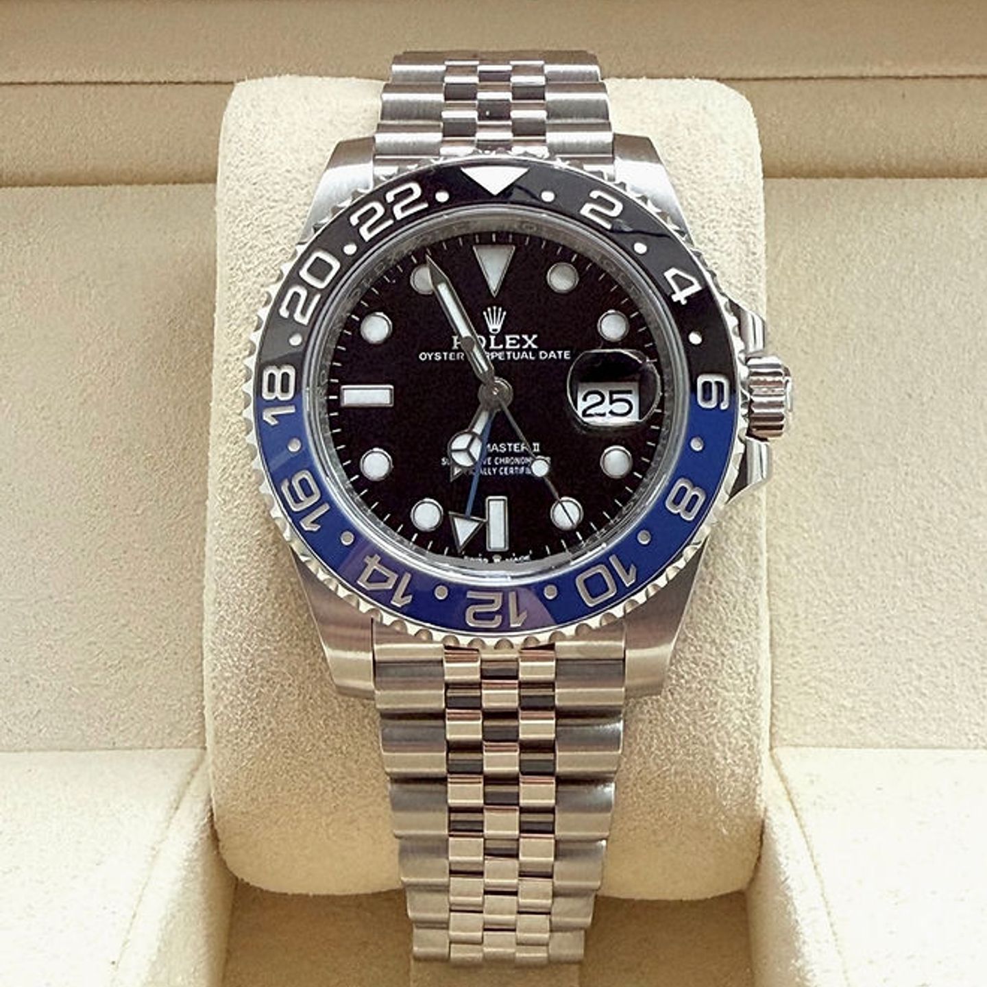 Rolex GMT-Master II 126710BLNR - (1/6)