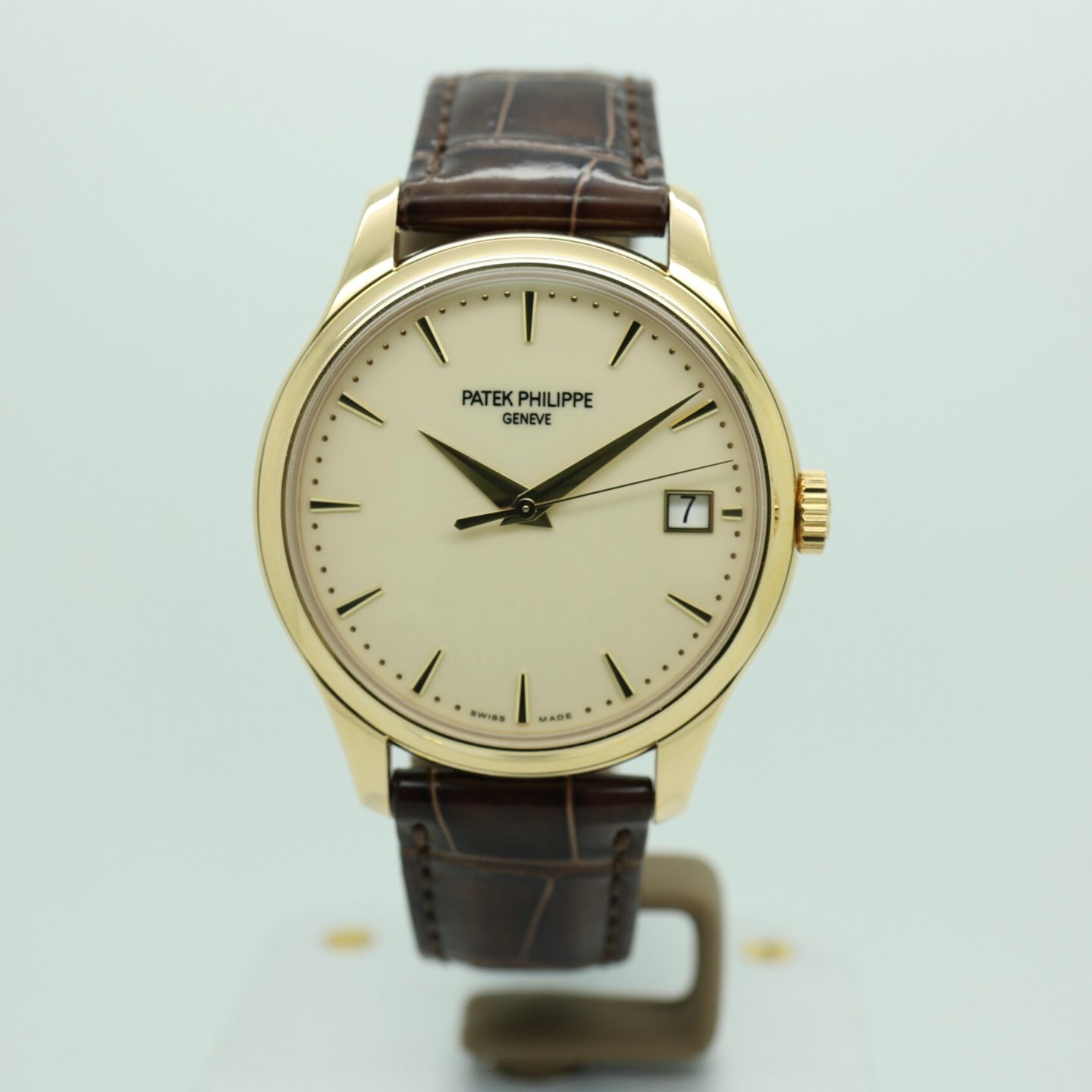 Patek Philippe Calatrava 5227J - (4/8)