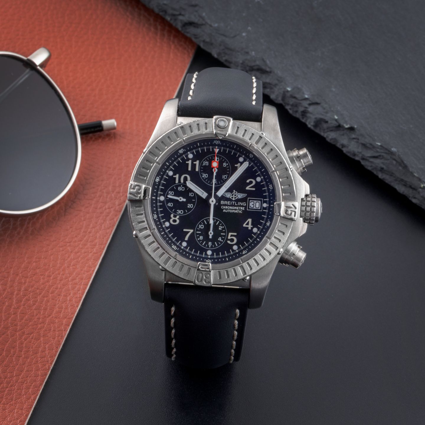 Breitling Avenger E13360 - (1/8)