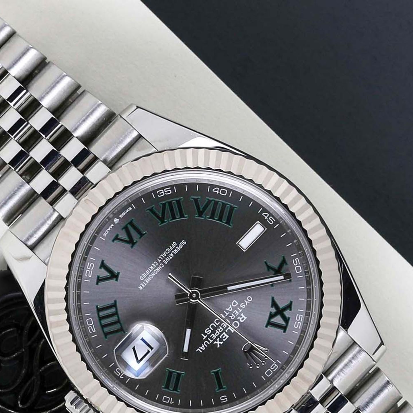 Rolex Datejust 41 126334 (2020) - Grijs wijzerplaat 41mm Staal (4/8)