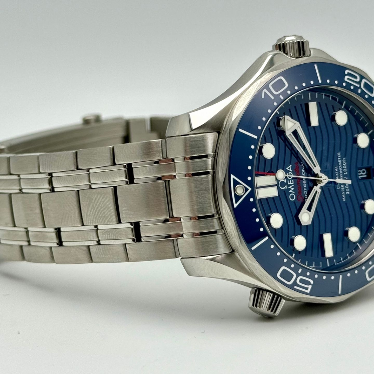 Omega Seamaster Diver 300 M 210.30.42.20.03.001 (2023) - Blue dial 42 mm Steel case (5/10)