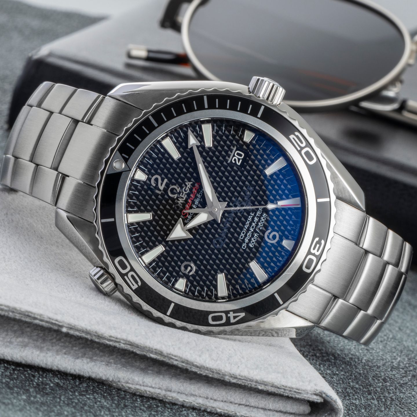 Omega Seamaster Planet Ocean 222.30.46.20.01.001 (Unknown (random serial)) - Black dial 46 mm Steel case (2/8)
