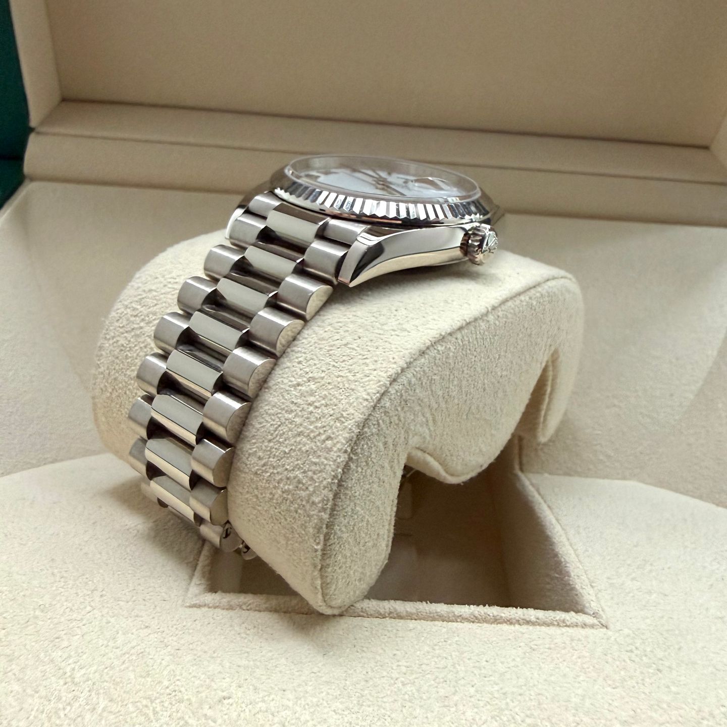 Rolex Day-Date 36 128239 (2023) - White dial 43 mm White Gold case (8/14)