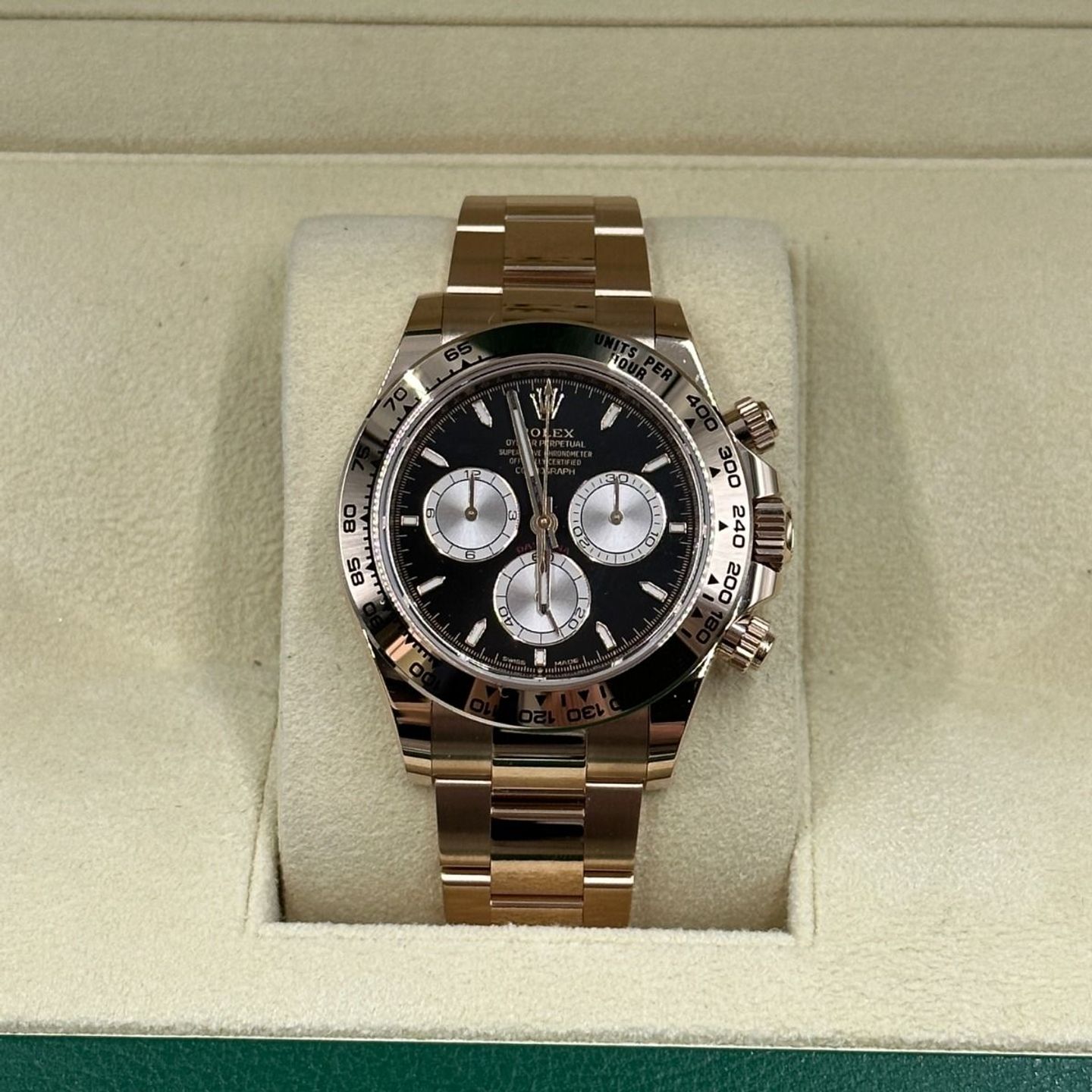 Rolex Daytona 126505 (2024) - Black dial 40 mm Rose Gold case (5/8)