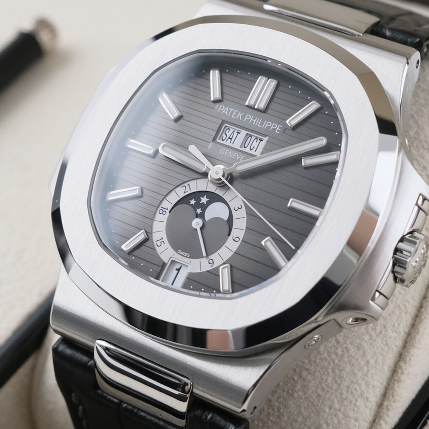 Patek Philippe Nautilus 5726A-001 (2021) - Black dial 41 mm Steel case (5/8)