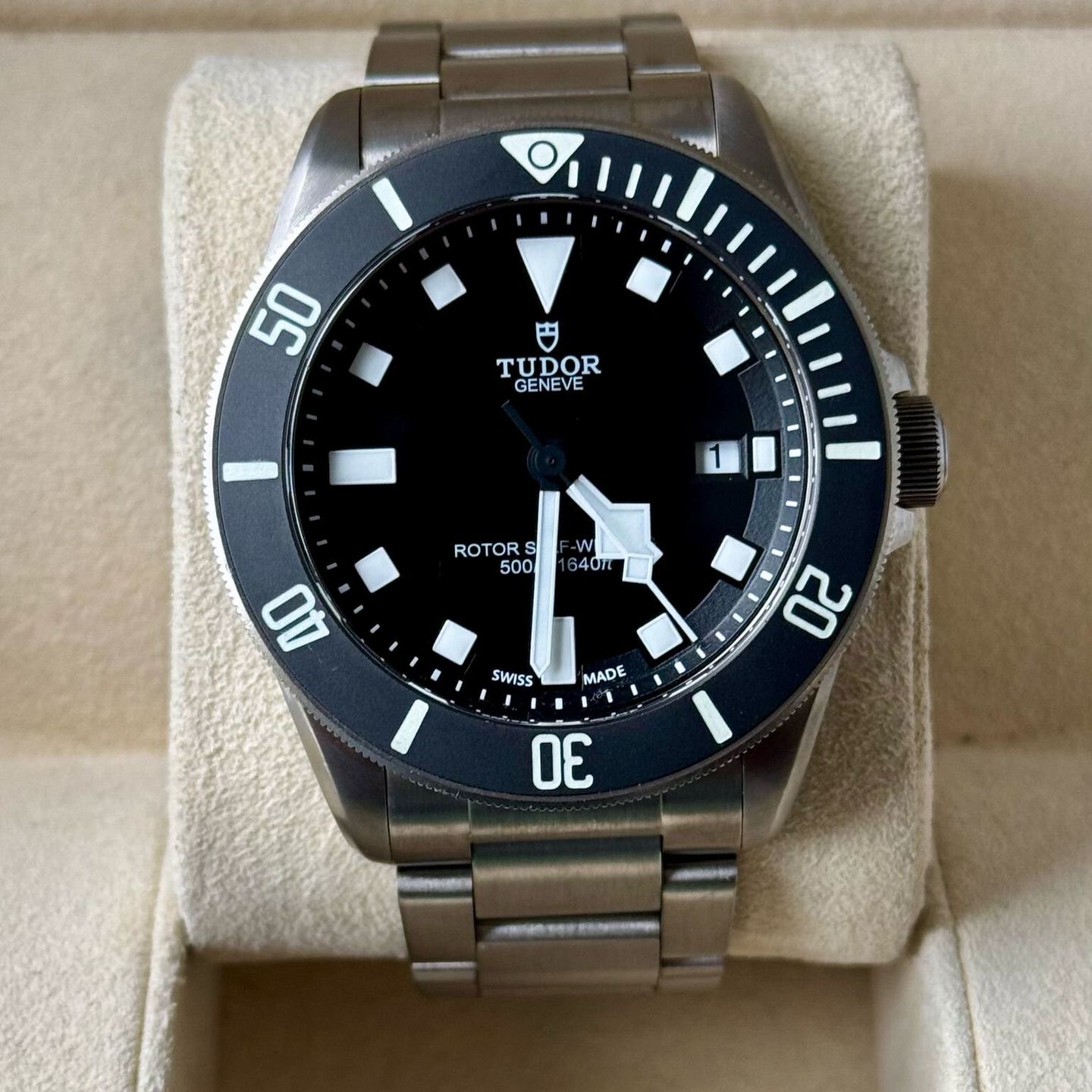 Tudor Pelagos 25500TN (2014) - Black dial 42 mm Titanium case (2/7)
