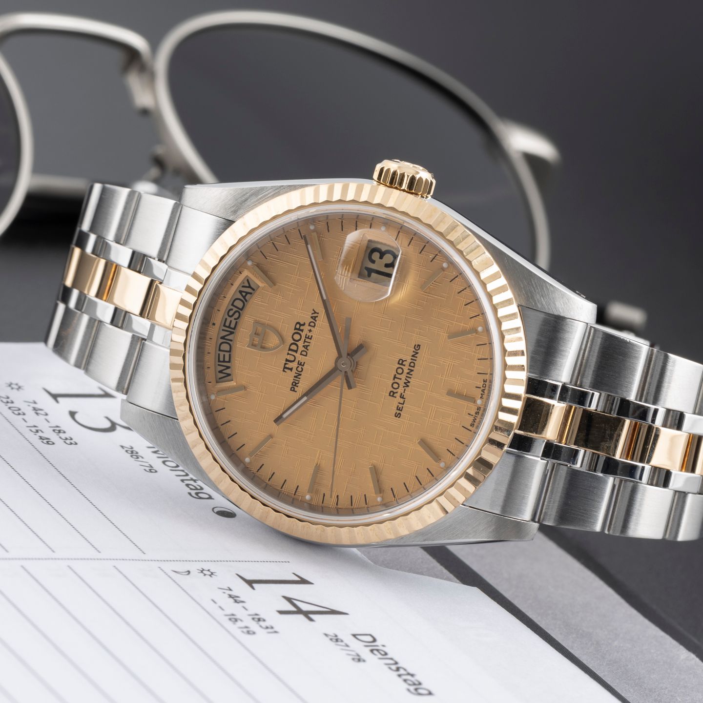 Tudor Prince Date 76213 - (2/8)