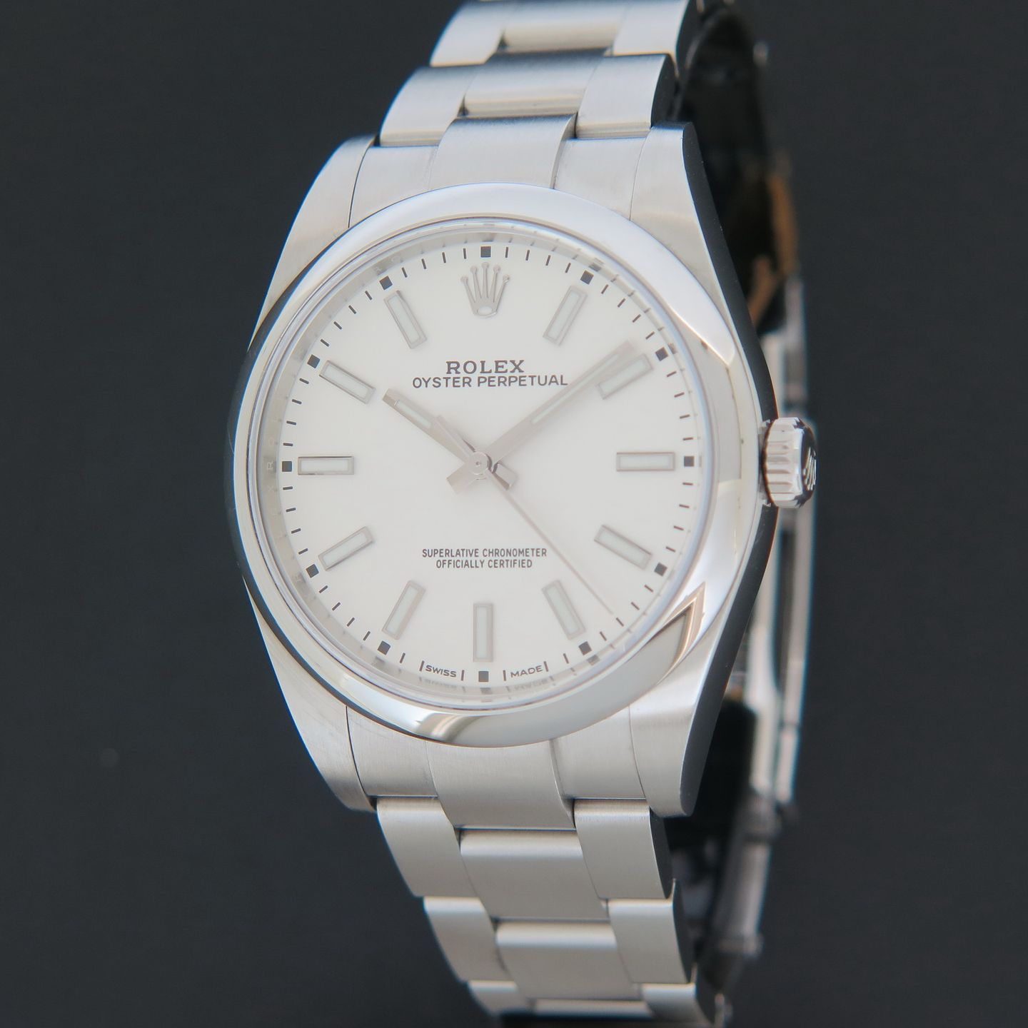 Rolex Oyster Perpetual 114300 (2019) - White dial 39 mm Steel case (3/4)