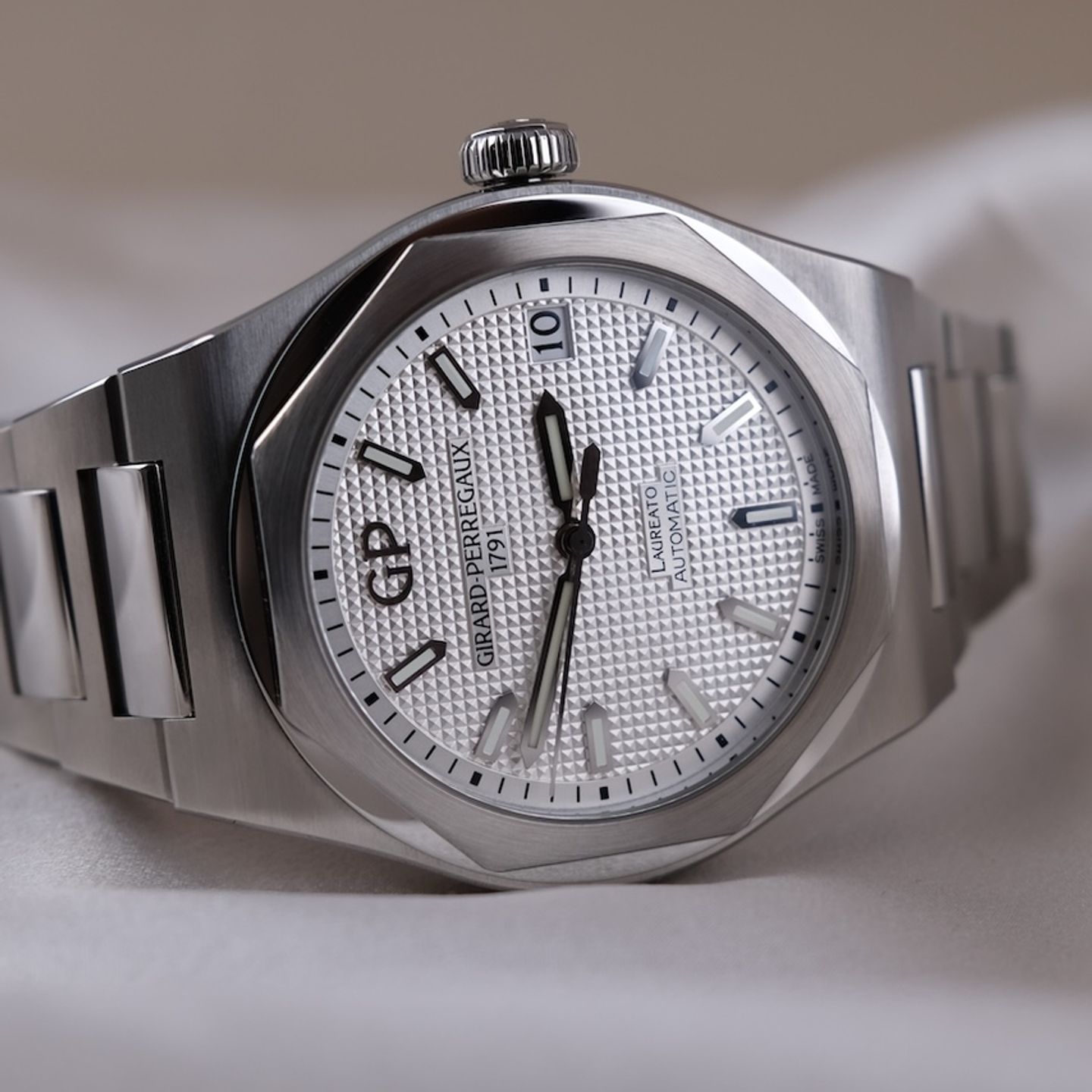 Girard-Perregaux Laureato 81010-11-131-11A - (2/8)