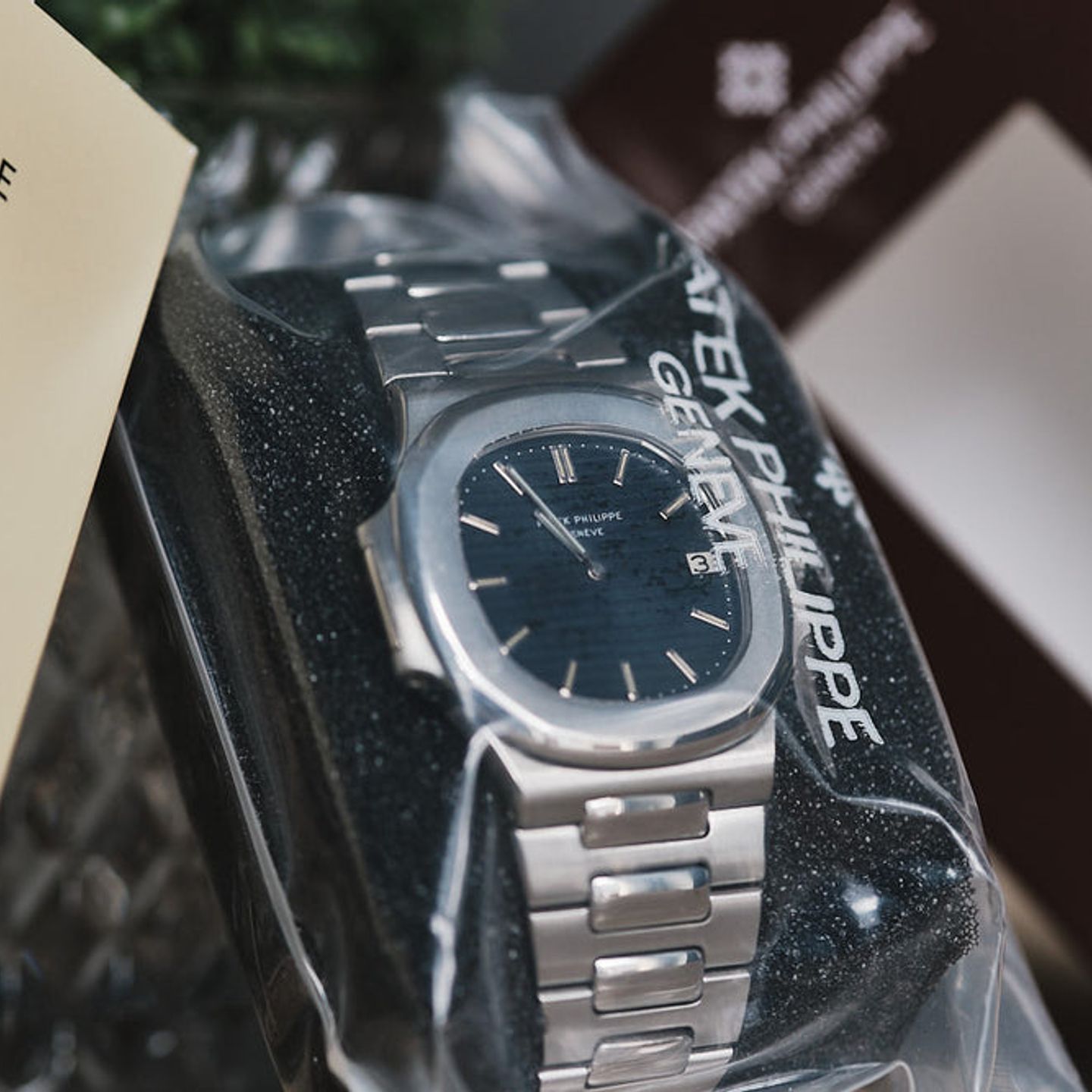 Patek Philippe Nautilus 3700/1 (1978) - 43 mm (2/3)