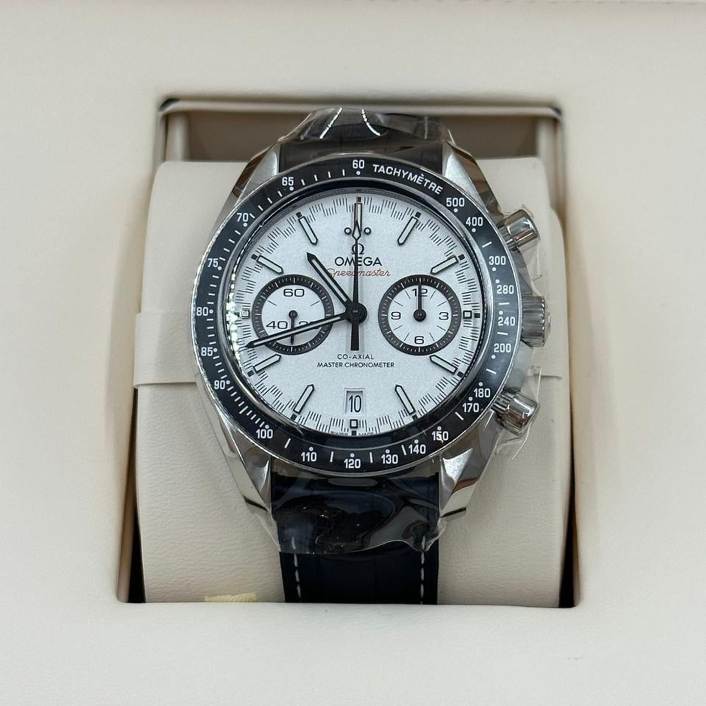 Omega Speedmaster Racing 329.33.44.51.04.001 - (4/10)