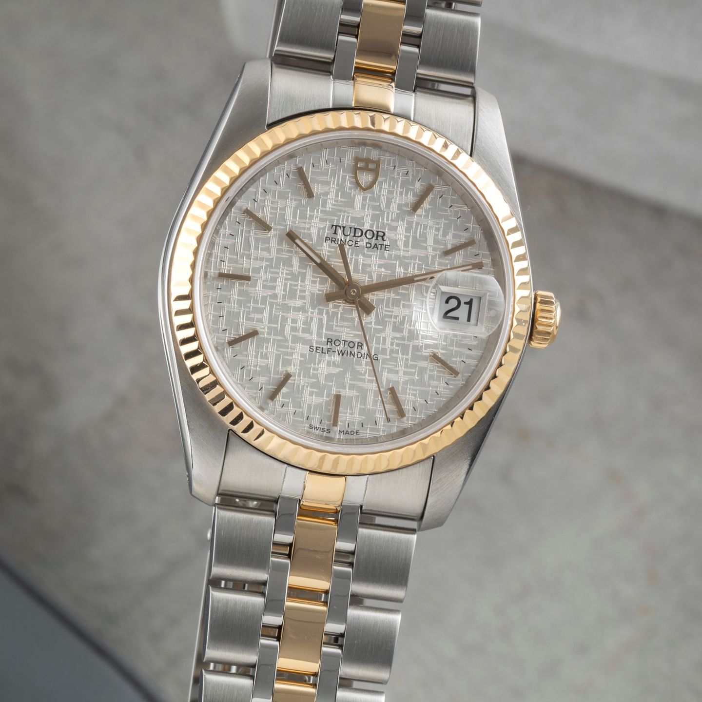 Tudor Prince Date 74033 - (3/8)