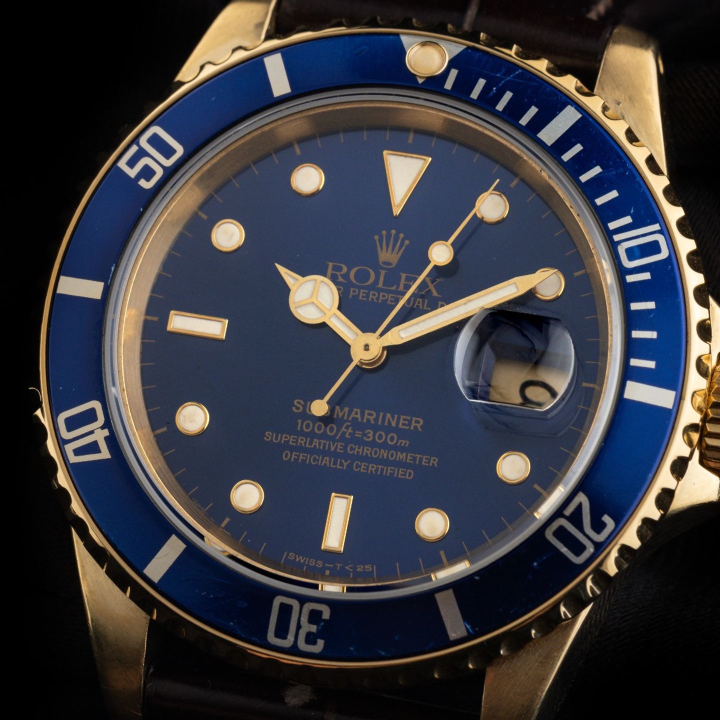 Rolex Submariner Date 16618 (1987) - 40mm Geelgoud (3/8)