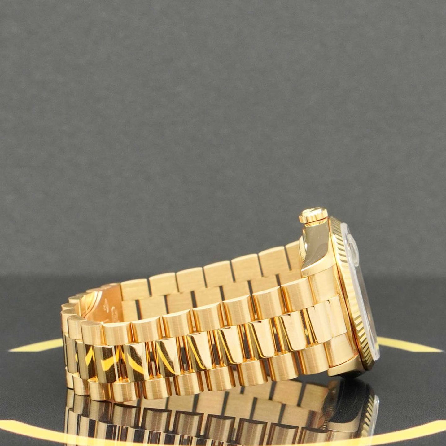 Rolex Day-Date 36 18238 (1991) - Black dial 36 mm Yellow Gold case (6/7)