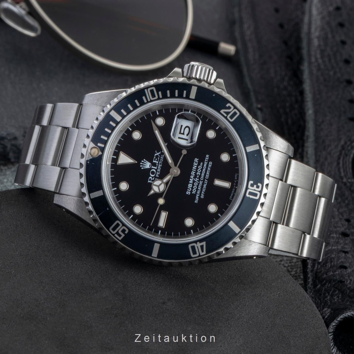 Rolex Submariner Date 16610 (1991) - Black dial 40 mm Steel case (2/8)
