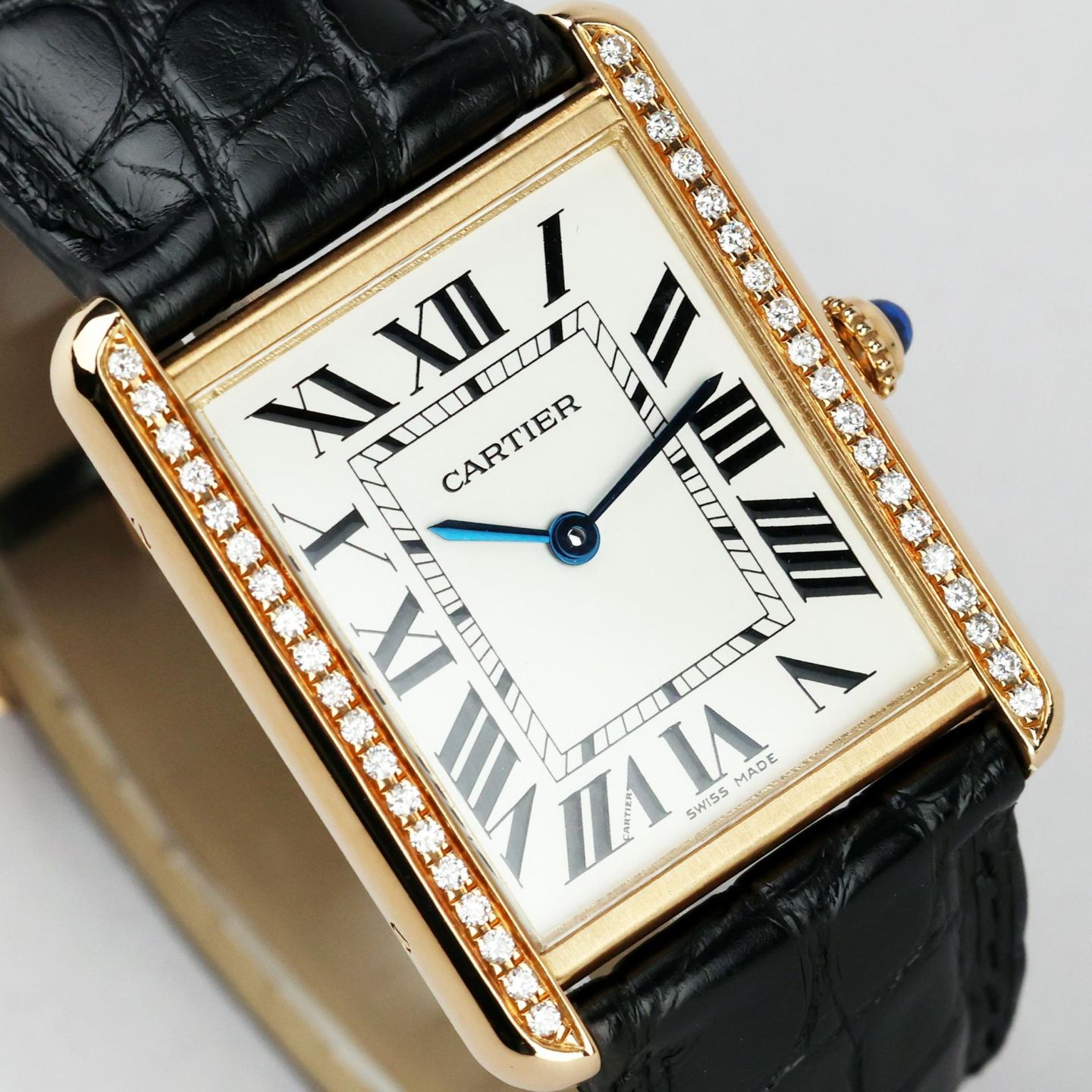 Cartier Tank Solo W1018855 (2018) - Silver dial 27 mm Yellow Gold case (3/8)