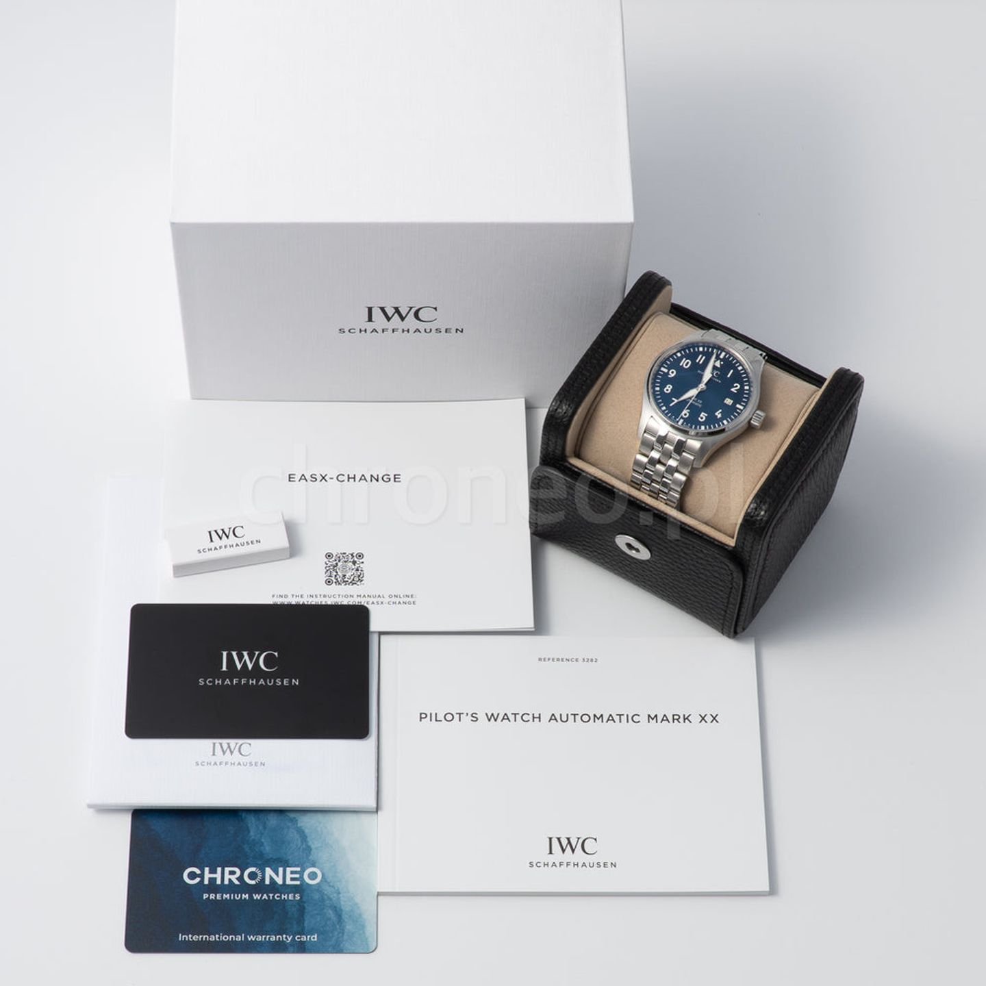 IWC Pilot Mark IW328204 (2026) - Blue dial 40 mm Steel case (8/8)