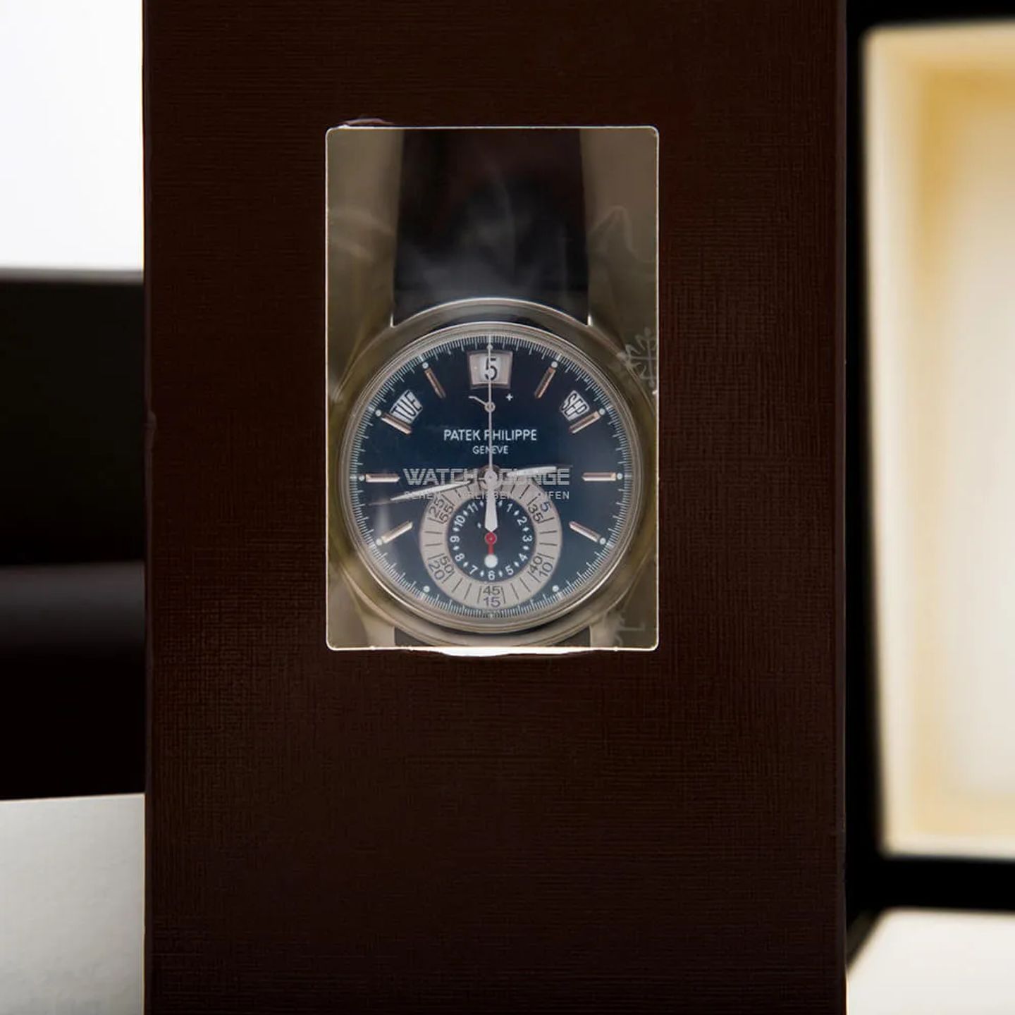 Patek Philippe Annual Calendar Chronograph 5960P-015 - (2/3)