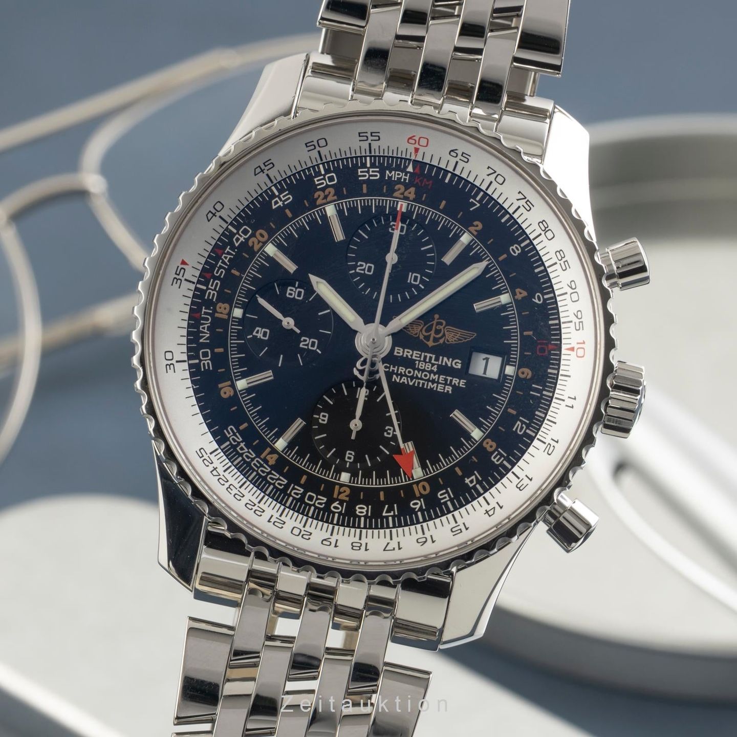 Breitling Navitimer World A24322 (Onbekend (willekeurig serienummer)) - Zwart wijzerplaat 46mm Staal (1/8)