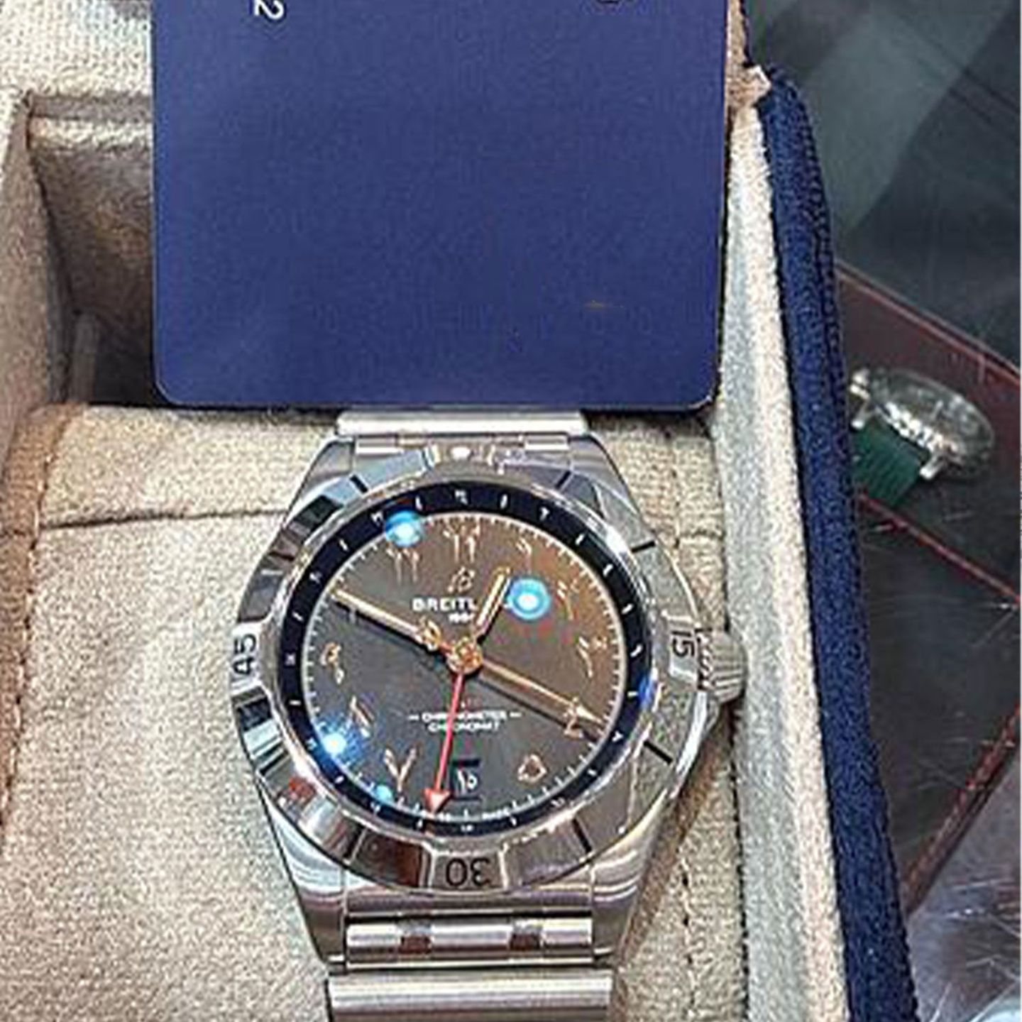 Breitling Chronomat GMT A323982B1B1A1 (Unknown (random serial)) - Black dial 40 mm Steel case (4/4)