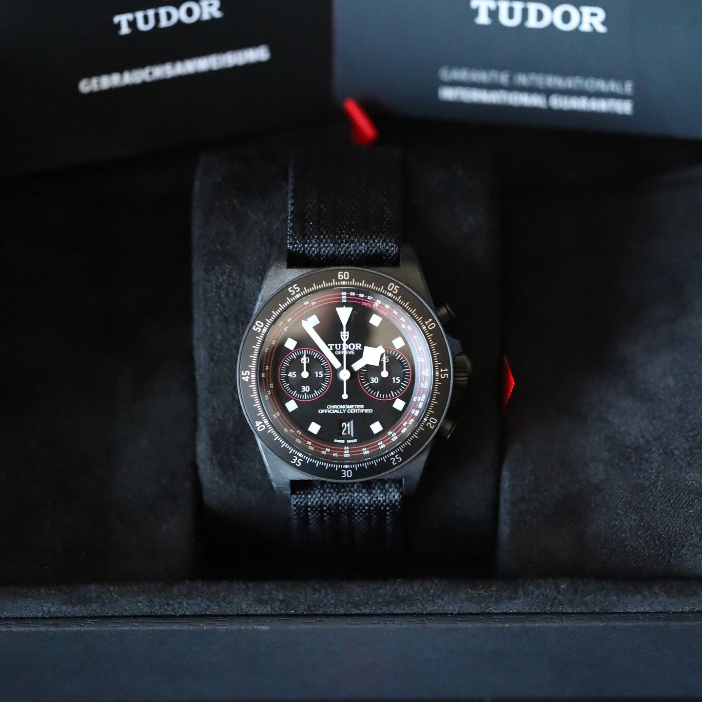 Tudor Pelagos 25827KN (2024) - Black dial 43 mm Carbon case (2/2)