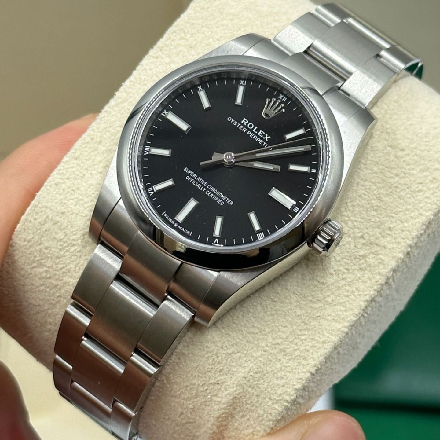 Rolex Oyster Perpetual 34 124200 (2022) - Zwart wijzerplaat 28mm Staal (8/8)