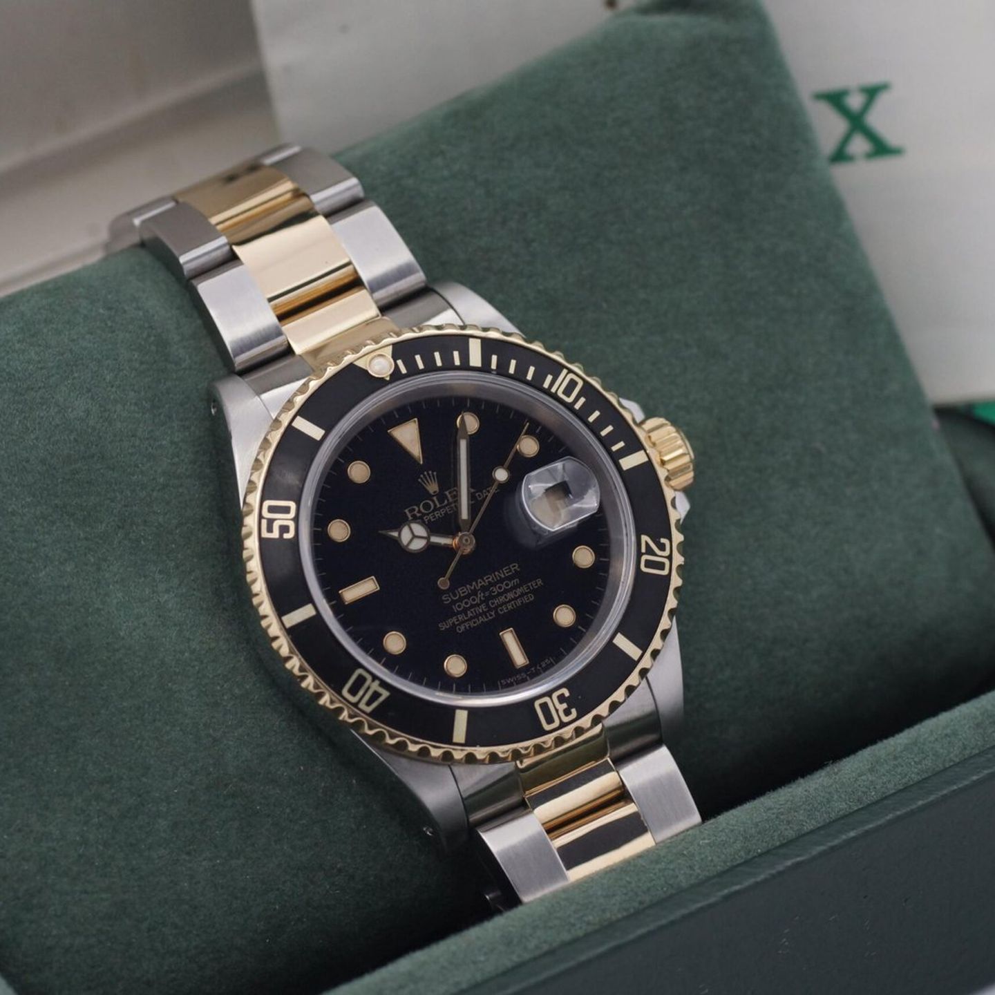 Rolex Submariner Date 116613 (1993) - Black dial 40 mm Gold/Steel case (1/8)