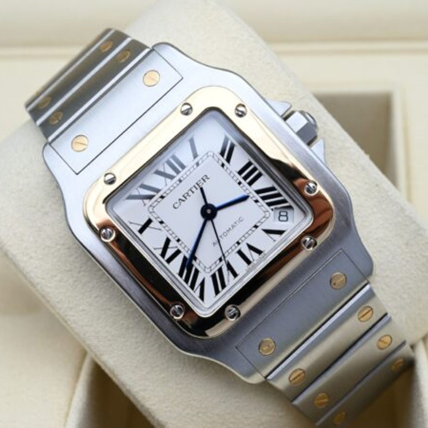 Cartier Santos Galbée 2823 (Unknown (random serial)) - White dial 32 mm Gold/Steel case (1/6)