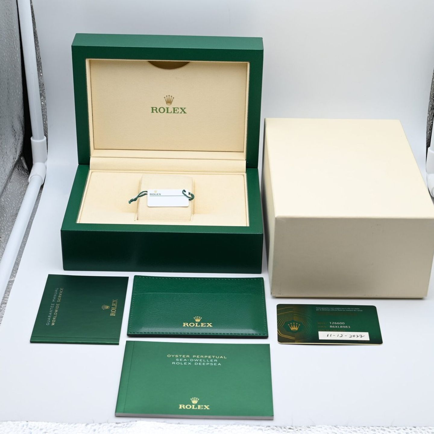 Rolex Sea-Dweller 126600 - (2/6)