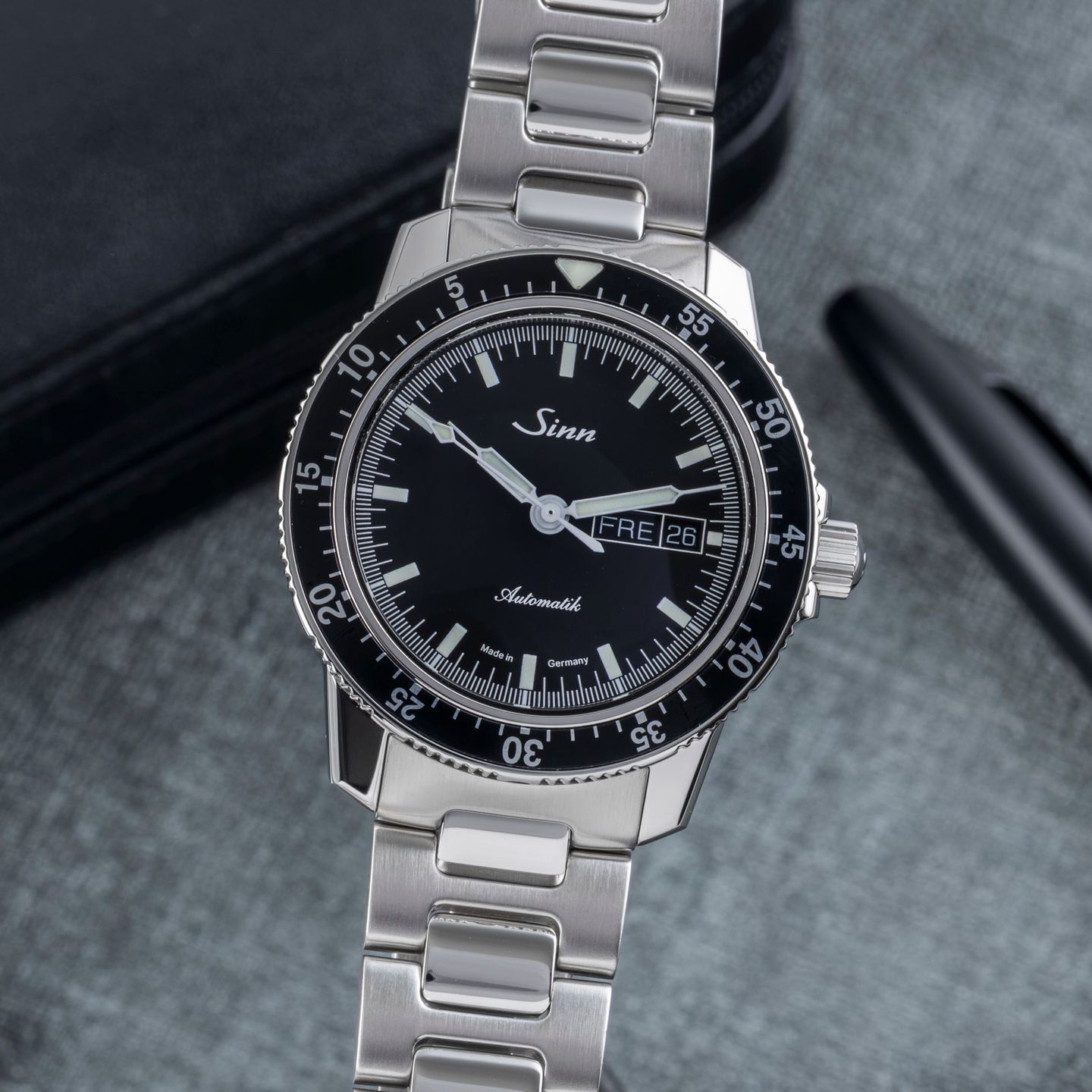 Sinn 104 104.012 (Unknown (random serial)) - White dial 41 mm Steel case (3/8)