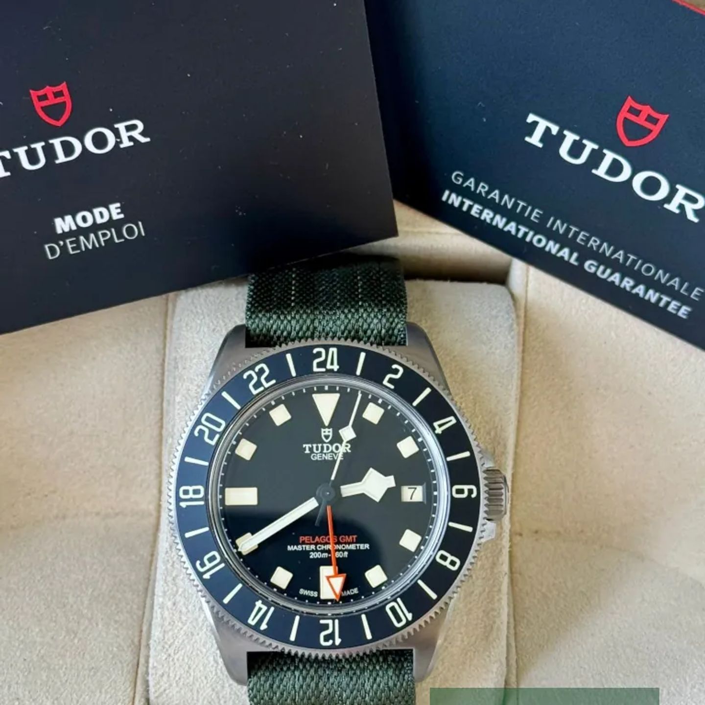 Tudor Pelagos 2542G257NU (2025) - Black dial 42 mm Titanium case (7/7)