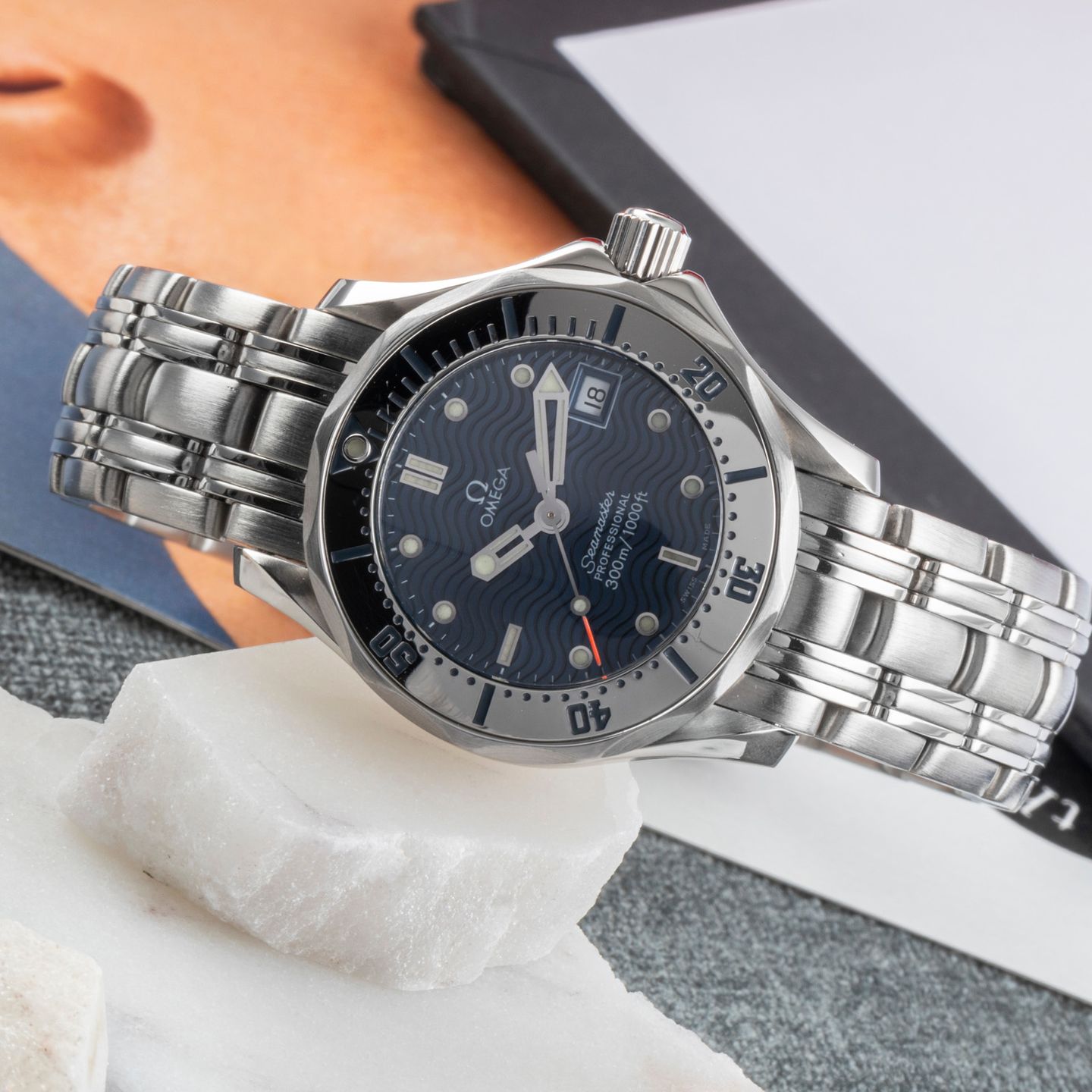 Omega Seamaster Diver 300 M 2582.80.00 (1998) - Blauw wijzerplaat 28mm Staal (2/8)