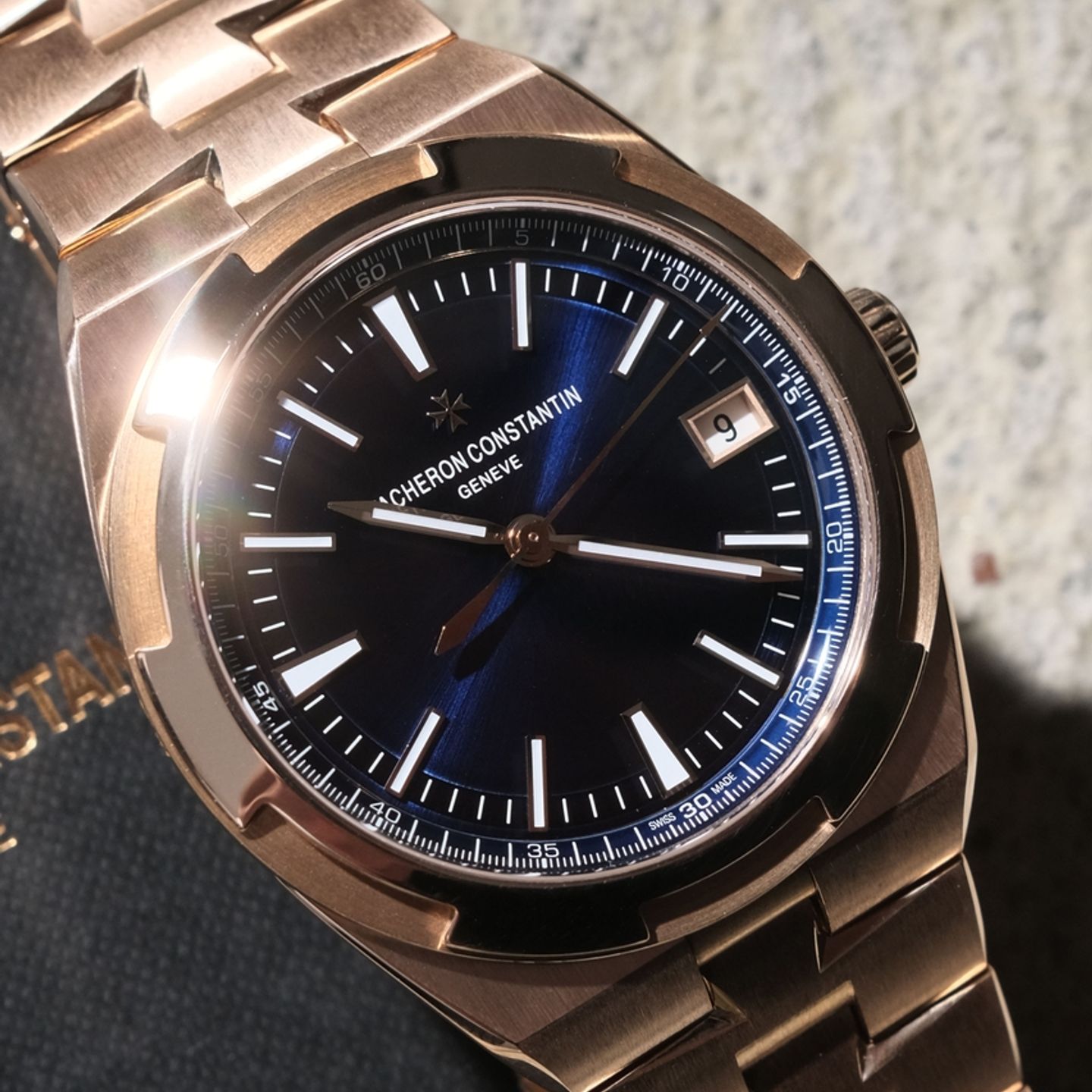 Vacheron Constantin Overseas 4500V/110R-B705 (2023) - Blauw wijzerplaat 42mm Roségoud (5/8)