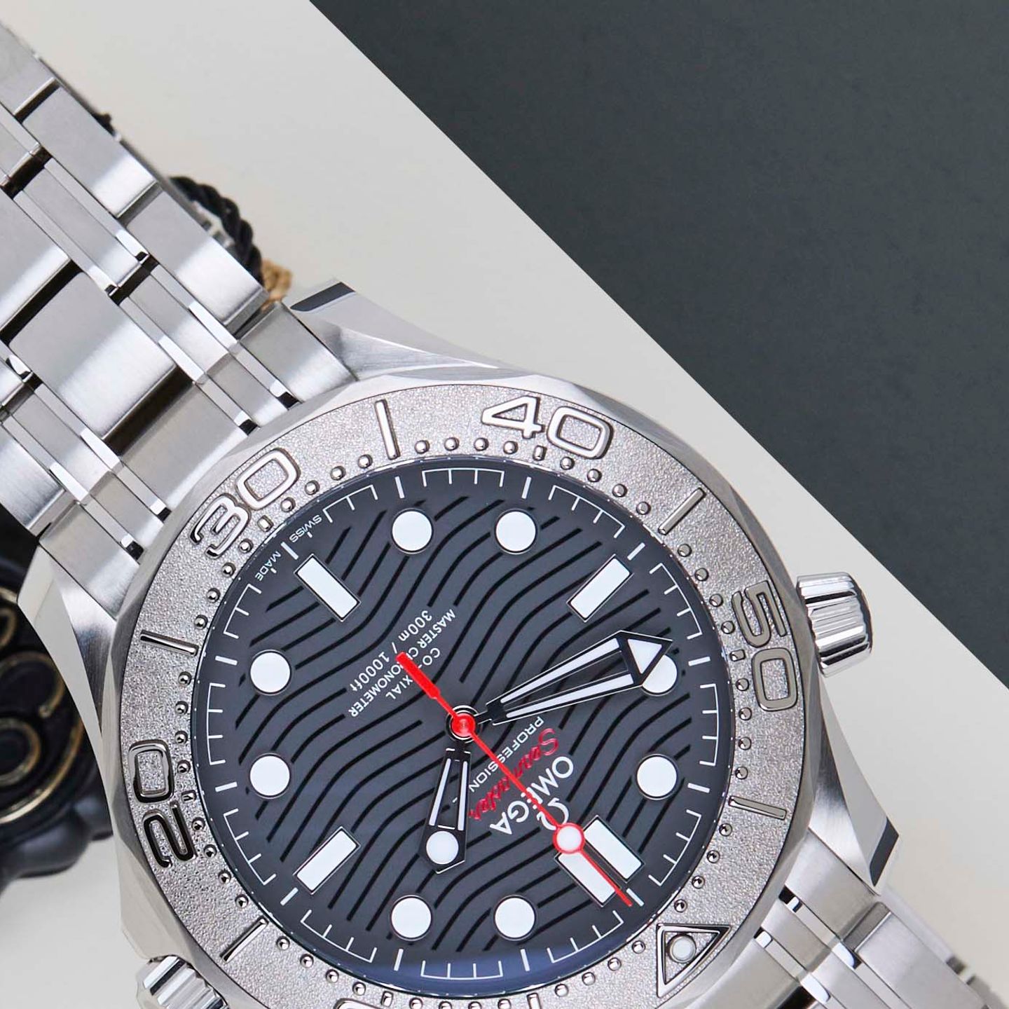 Omega Seamaster Diver 300 M 210.30.42.20.01.002 - (4/8)