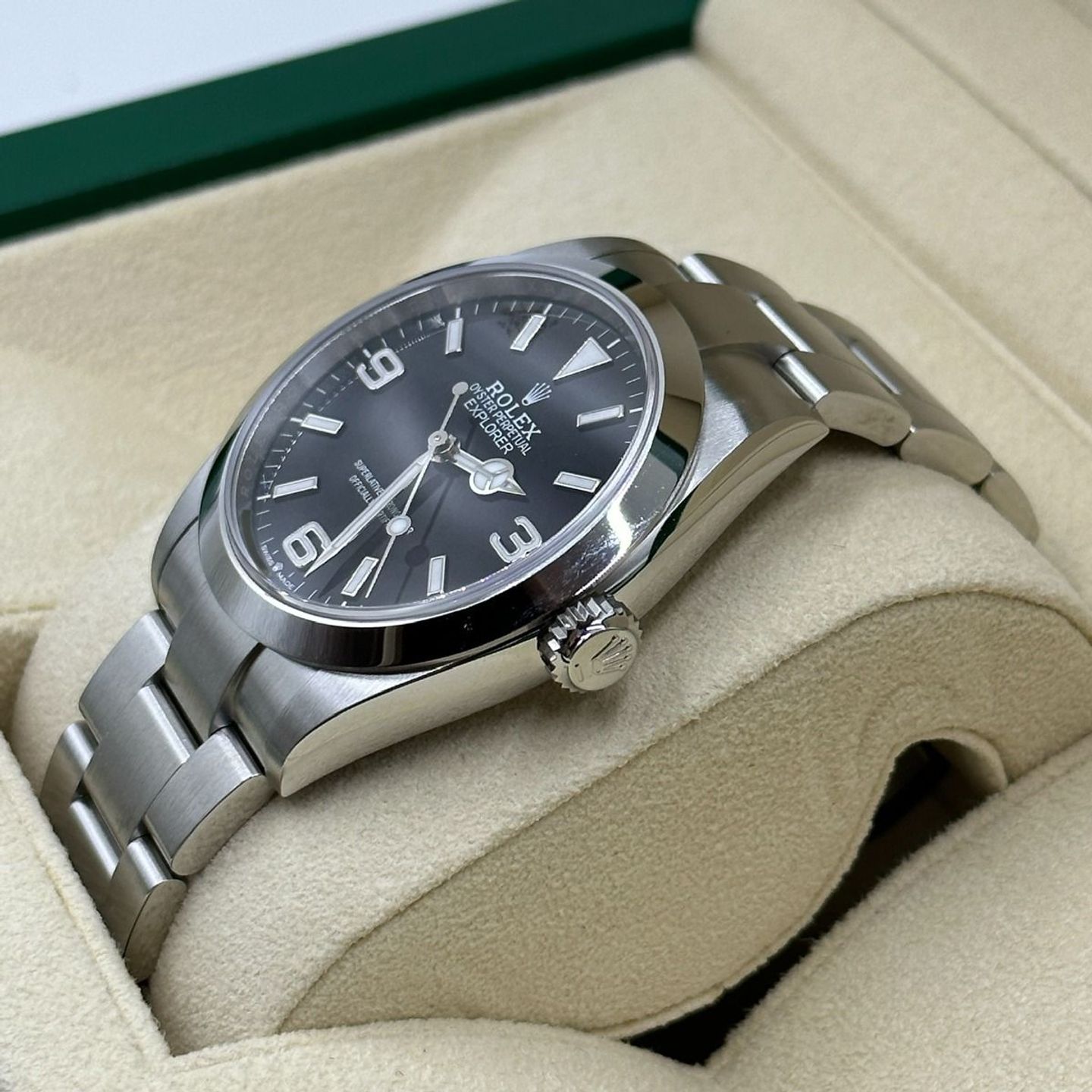 Rolex Explorer 224270 - (2/8)