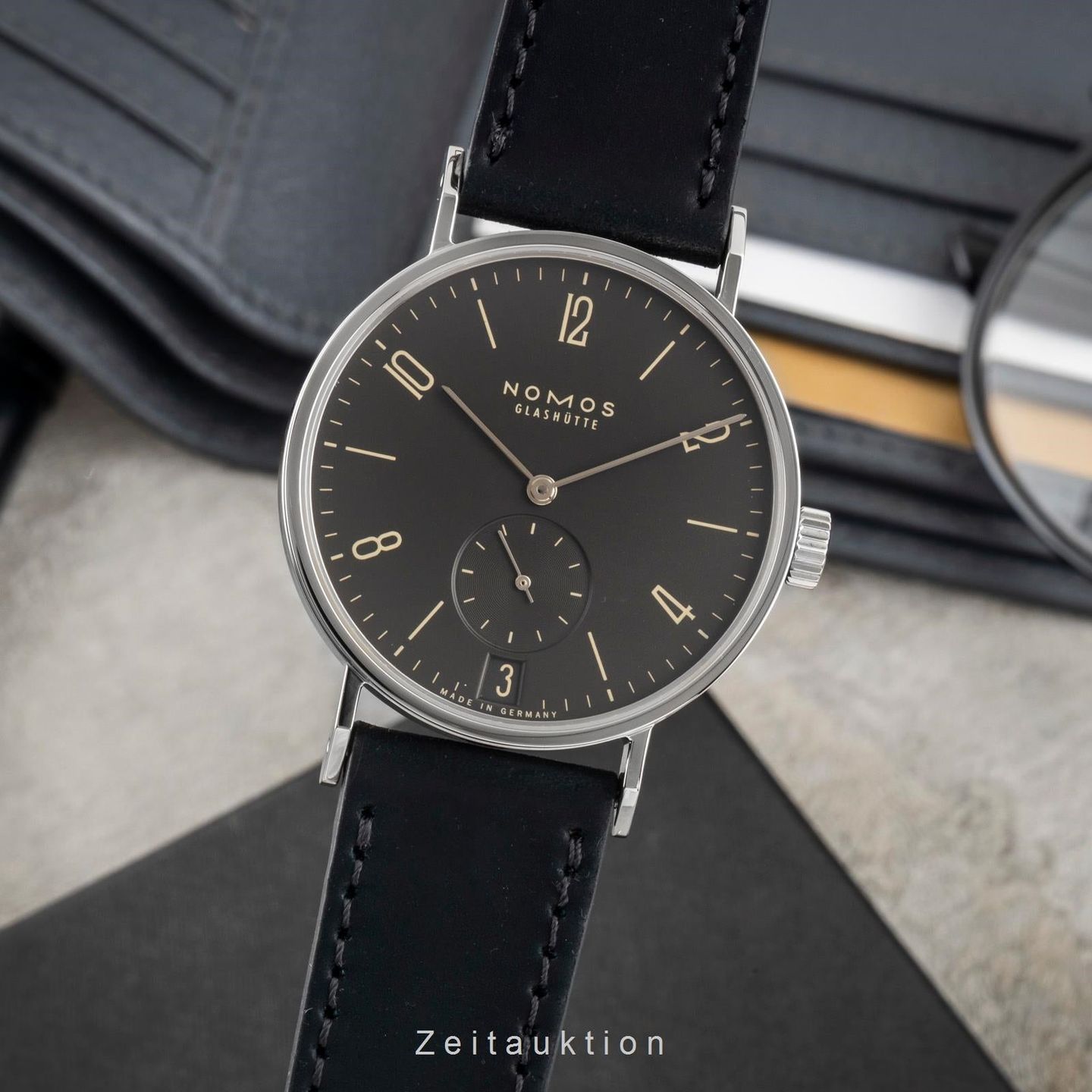 NOMOS Tangomat 604.2 - (1/8)