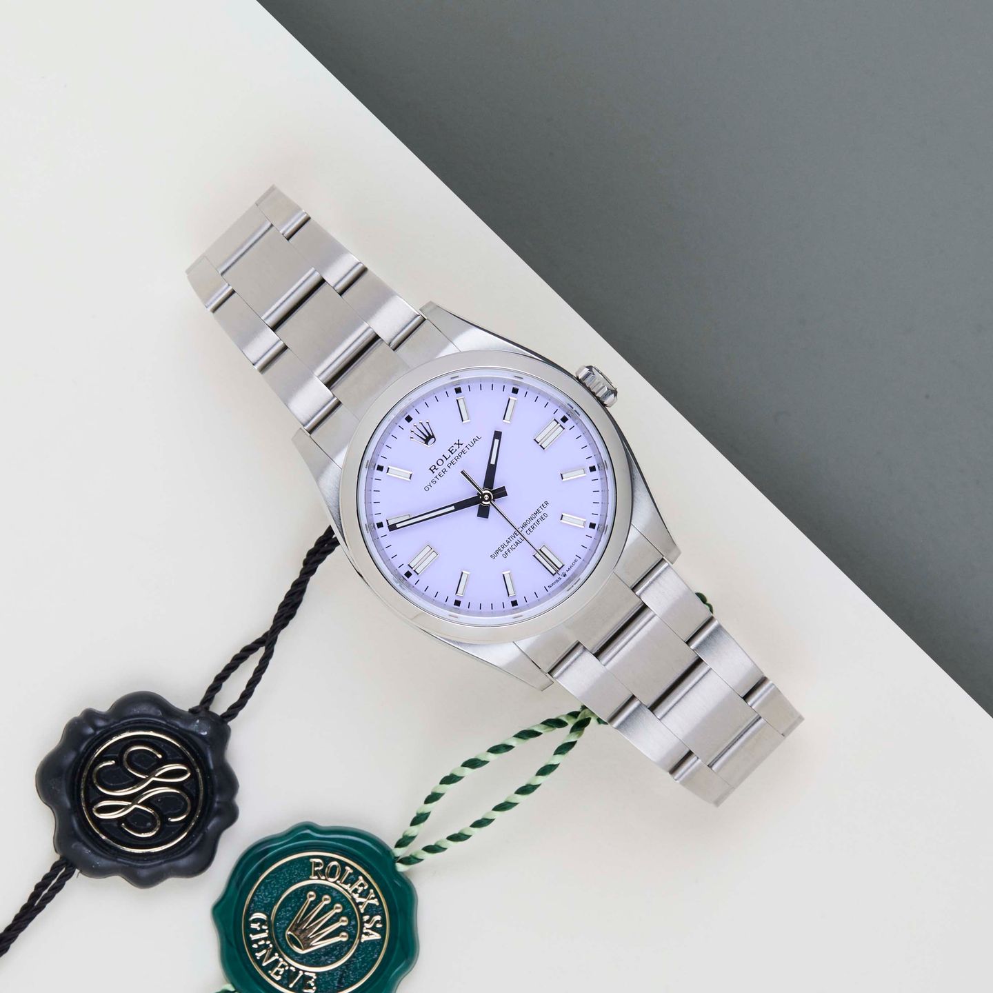 Rolex Oyster Perpetual 36 126000 - (2/8)