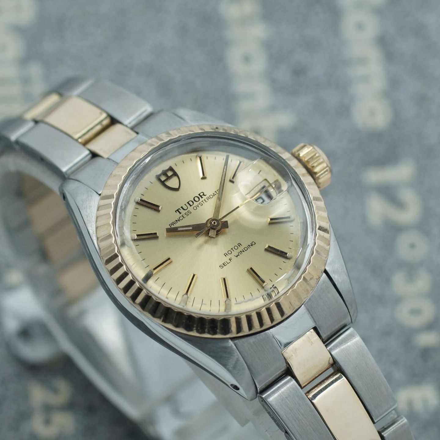 Tudor Prince Date 92413 (1990) - Champagne dial 25 mm Gold/Steel case (1/8)