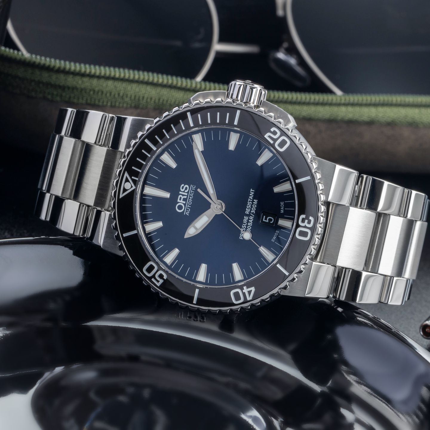 Oris Aquis Date 01 733 7766 4135-07 8 22 05PEB (Unknown (random serial)) - Blue dial 42 mm Steel case (2/8)